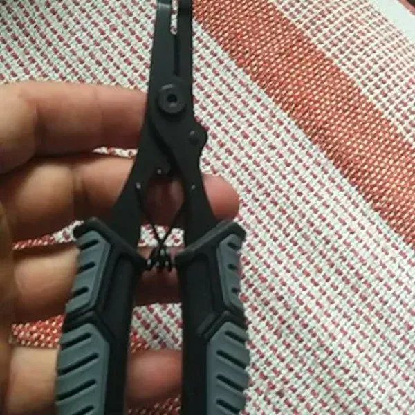 Verified buyer photo of HookGrip fishing pliers, submitted by y***r from Brazil